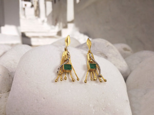 kt yellow gold earrings with Colombian emeralds and white diamonds k