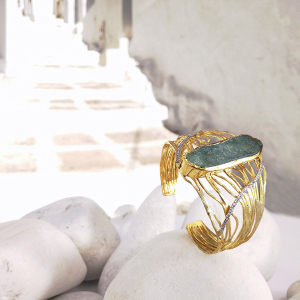 yellow gold bracelet with aquamarine