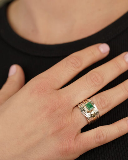 Silver and solid gold wired ring with emerald Rings Emeralds