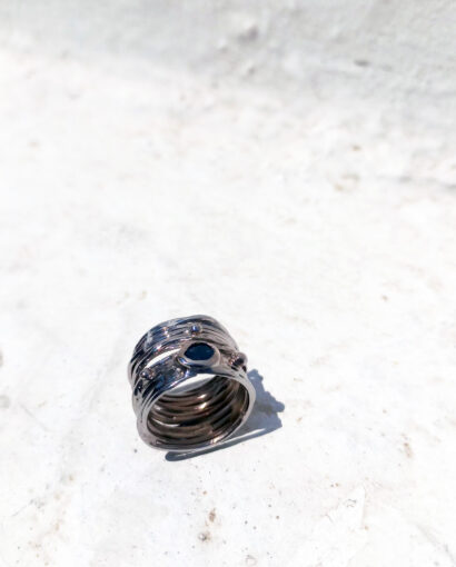 Δαχτυλίδι από λευκόχρυσο με ζαφείρι Άκουαμαρίνα