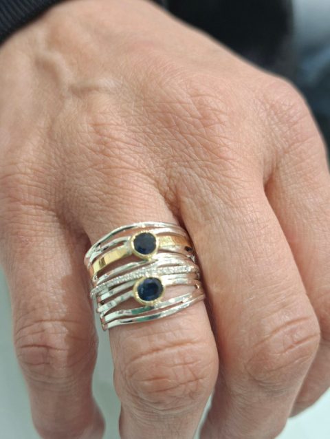 Gold Ring with sapphires and Diamond